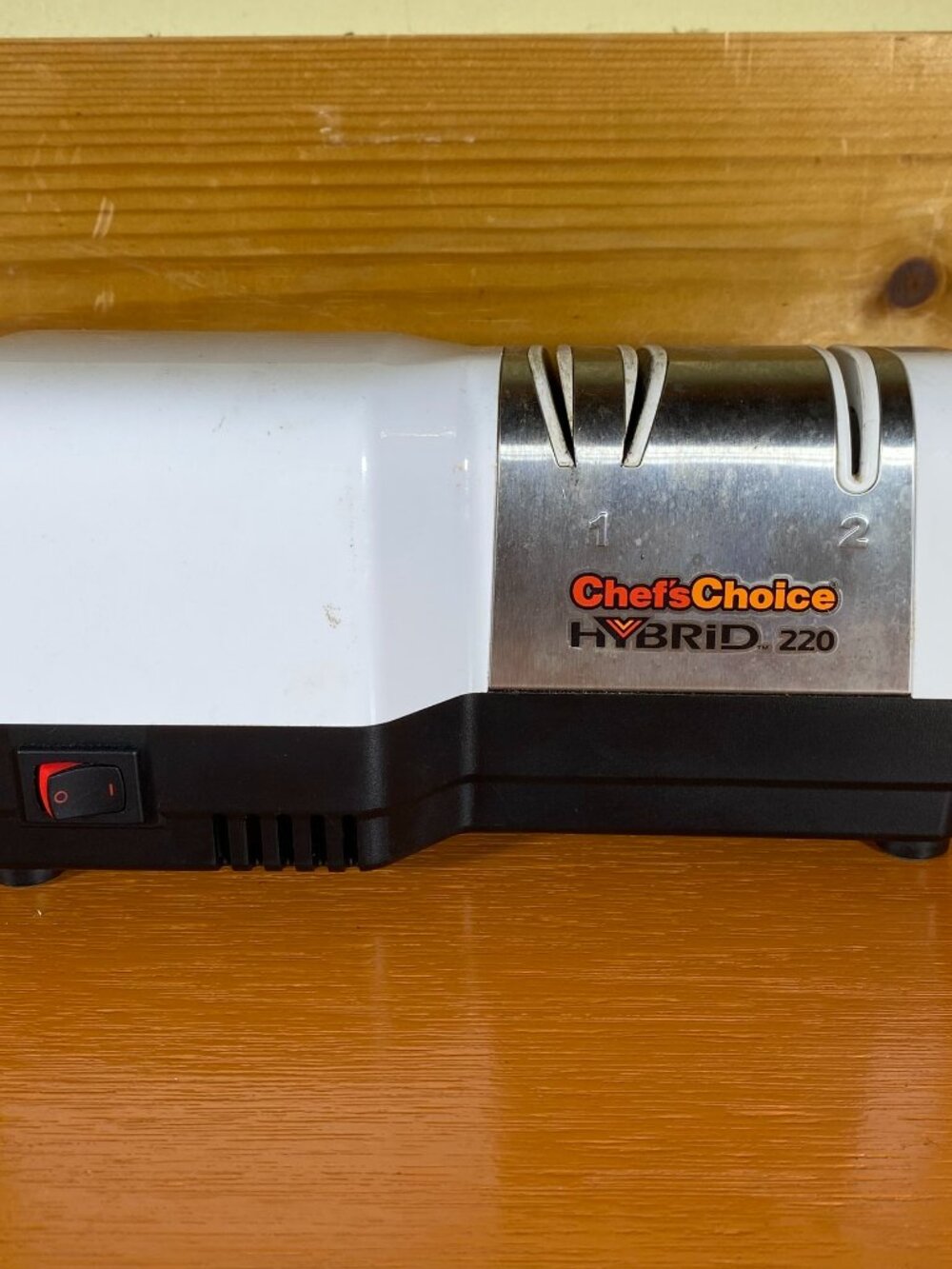 Chef's Choice Hybrid Knife Sharpener Professional Model 220 White Made in USA